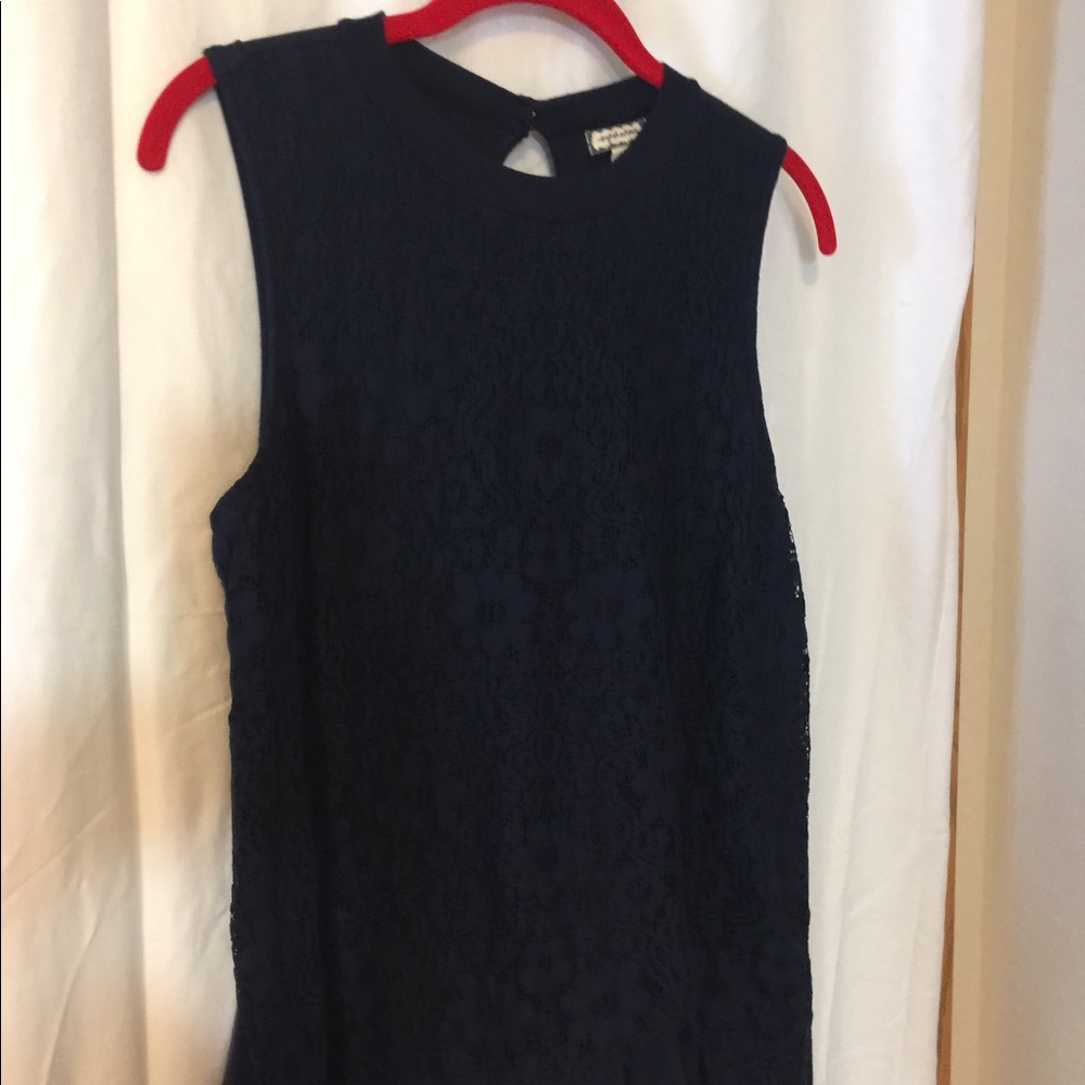Lace Tank Top With Ruffle Bottom - Picture 8 of 9